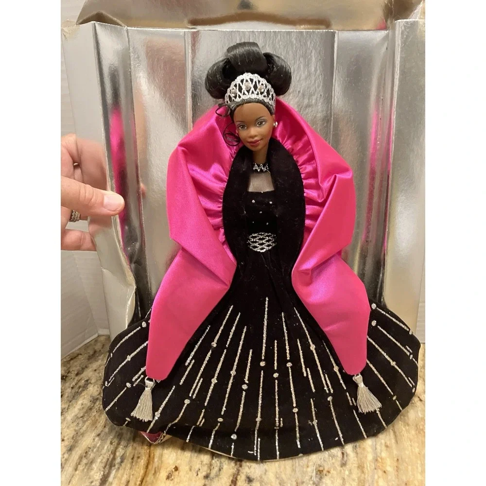 Vintage 1998 Happy Holidays Barbie Doll African American Special Edition Mattel